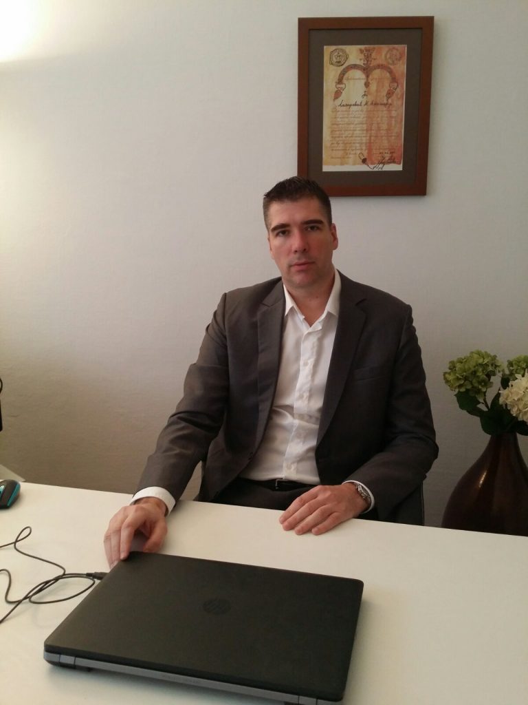 Advokati Beograd - advokat Lazar